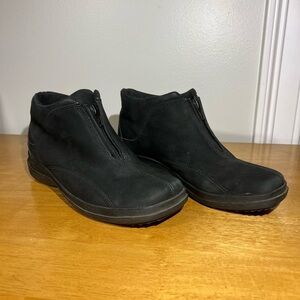 Easy Spirit Zip Up Shoes